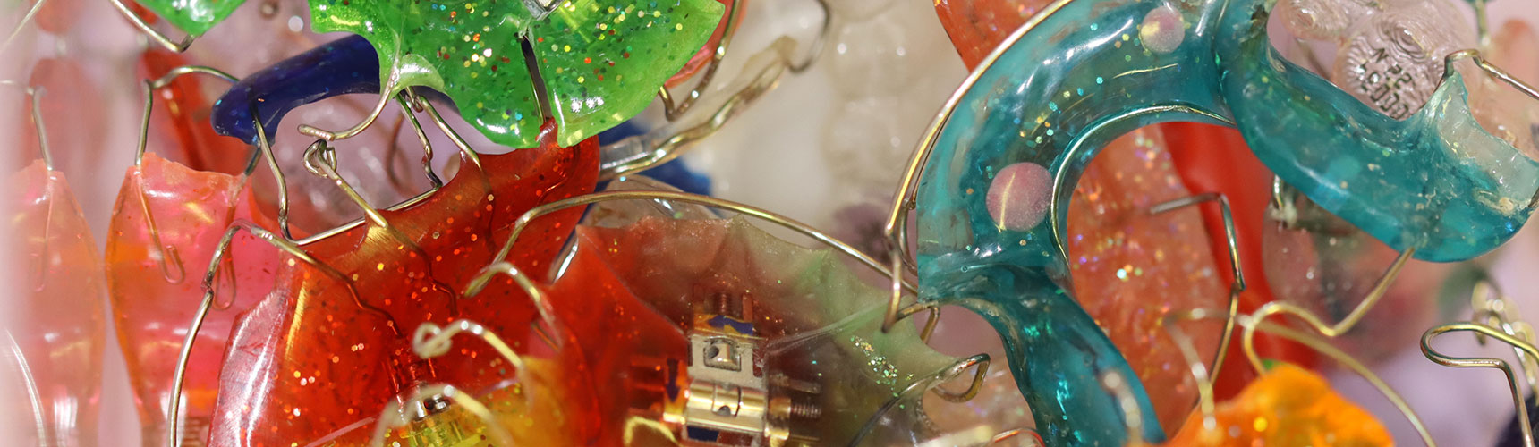 Verschiedene Zahnspangen